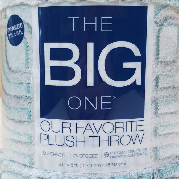 The Big One Supersoft Plush Throw 5' x 6' Line Carve Pattern Oversized Cozy Soft - Picture 5 of 10